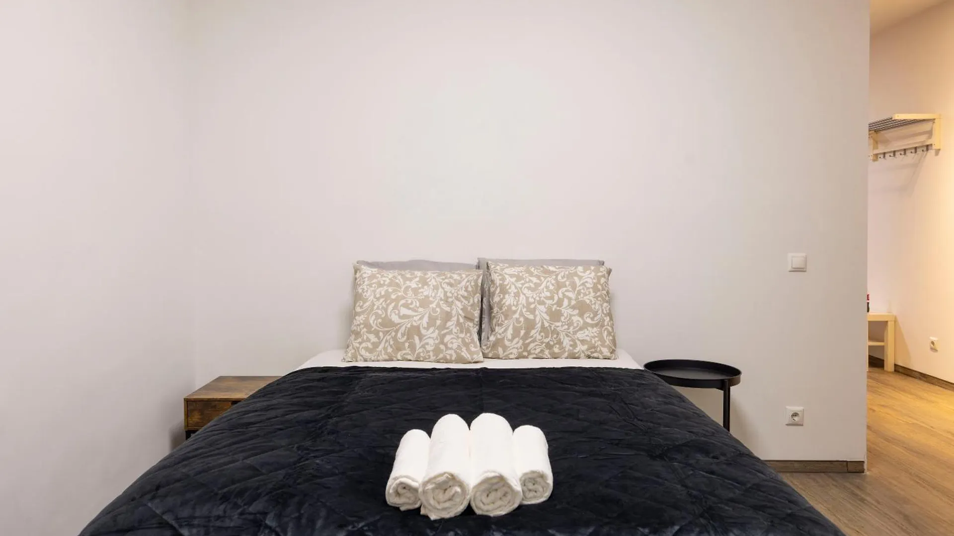 Apartment Deluxe Central Elizabeth Residence W/ 4Bedrm, 2Bathrm, 1Lvngrm Budapest