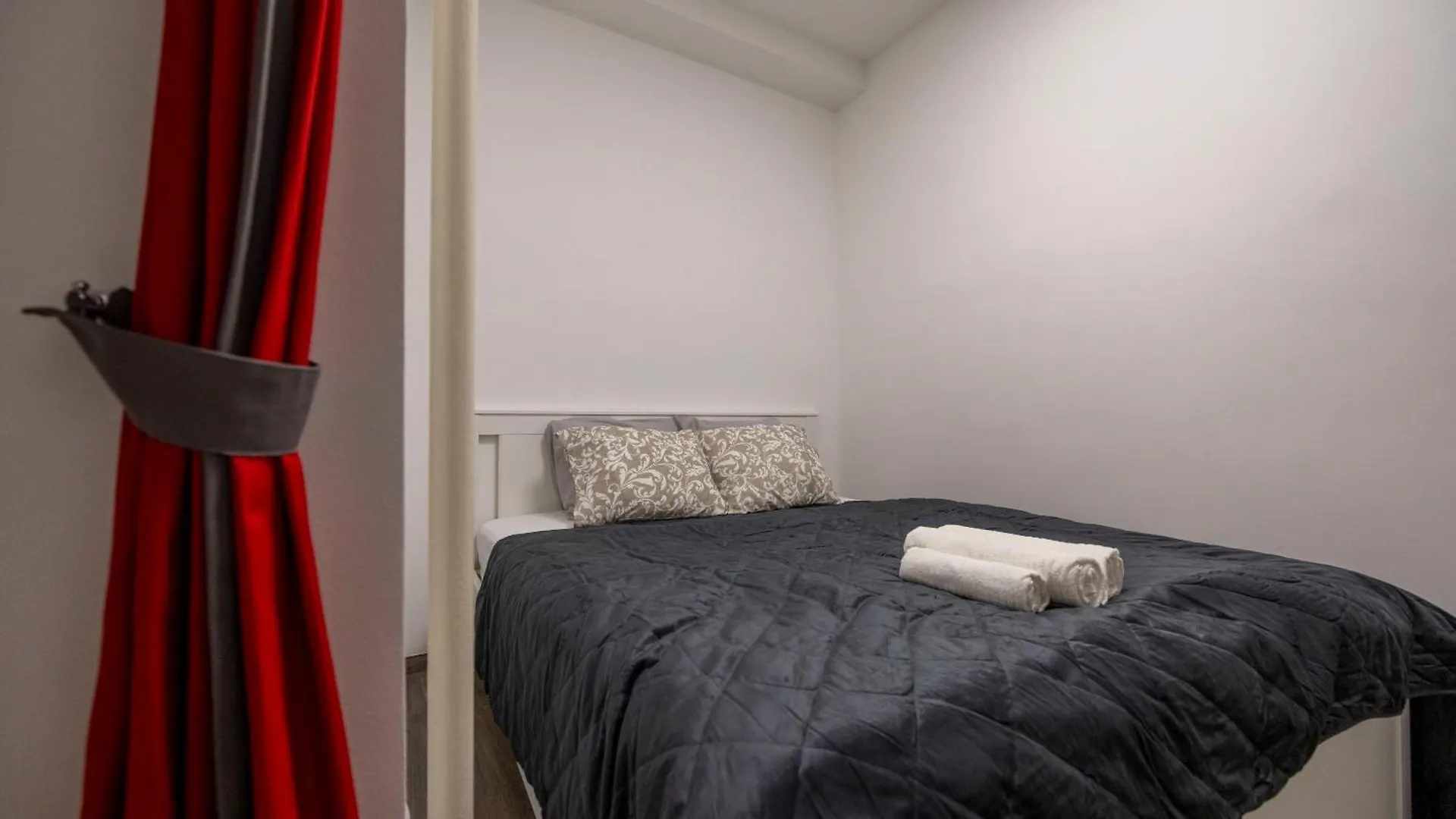 Deluxe Central Elizabeth Residence W/ 4Bedrm, 2Bathrm, 1Lvngrm Budapest 0*,  Hungary