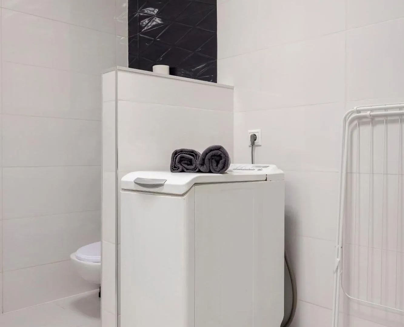 Apartment Deluxe Central Elizabeth Residence W/ 4Bedrm, 2Bathrm, 1Lvngrm Budapest Hungary