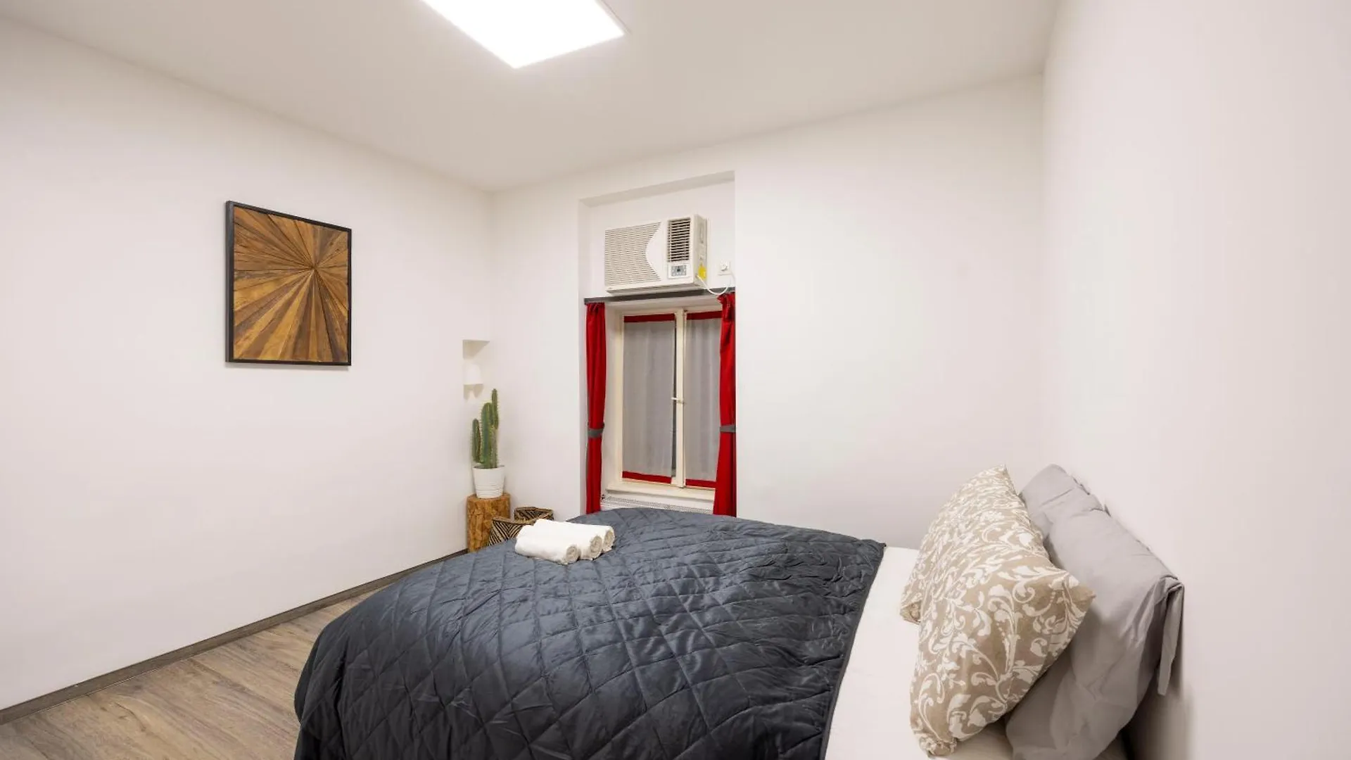Apartment Deluxe Central Elizabeth Residence W/ 4Bedrm, 2Bathrm, 1Lvngrm Budapest Hungary