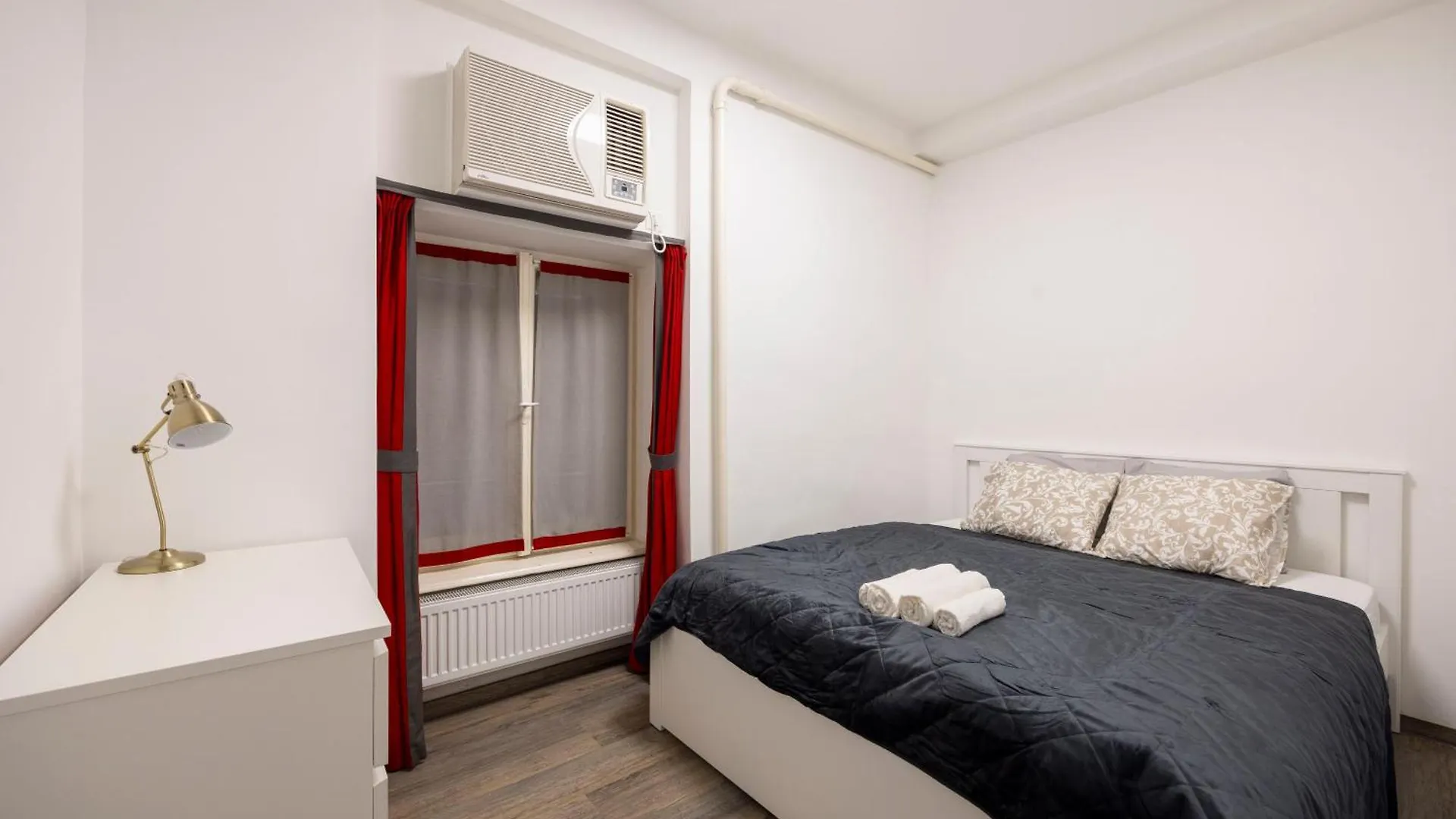 Apartment Deluxe Central Elizabeth Residence W/ 4Bedrm, 2Bathrm, 1Lvngrm Budapest